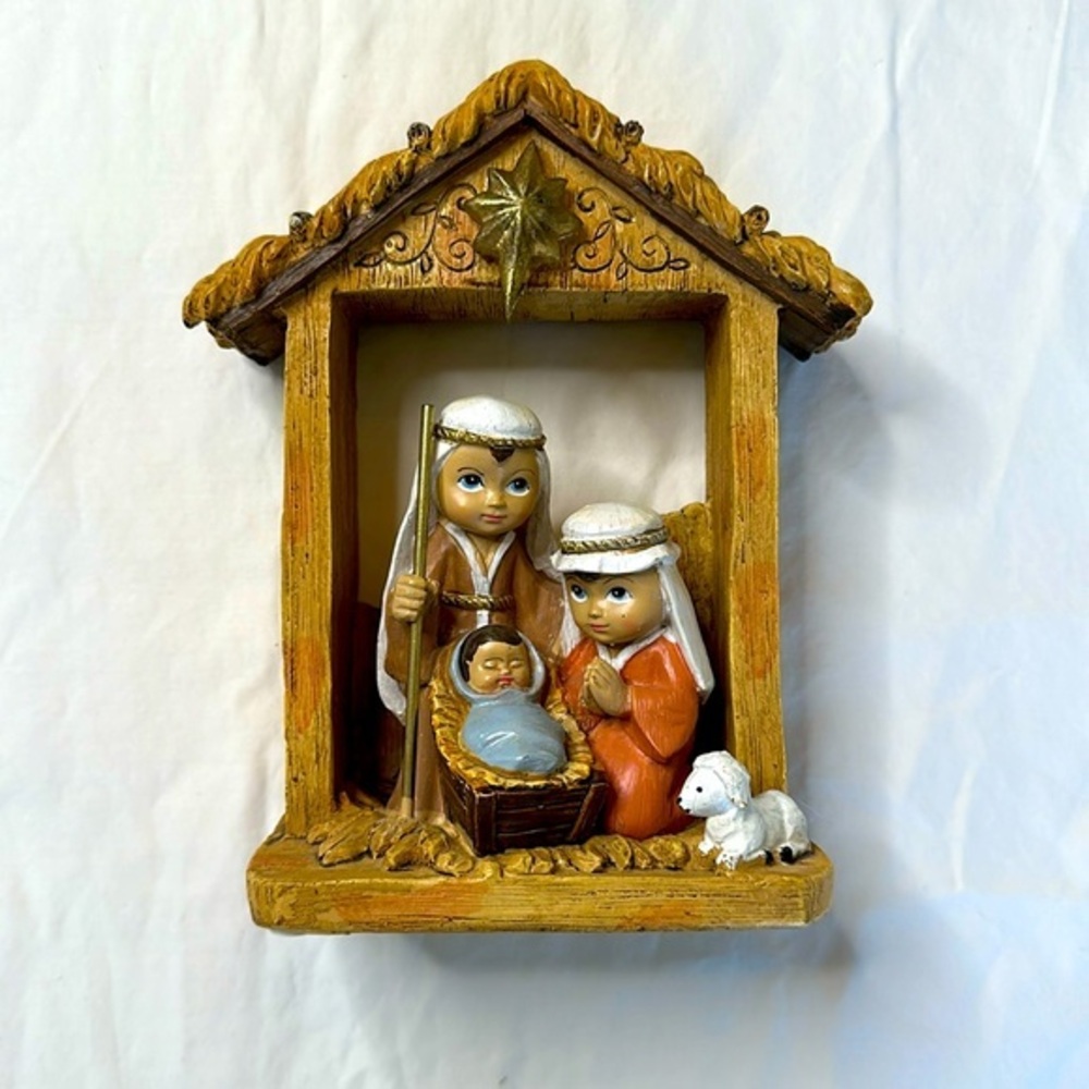 Decorative manger scene with light up star. Dimensions shown in pictures.
